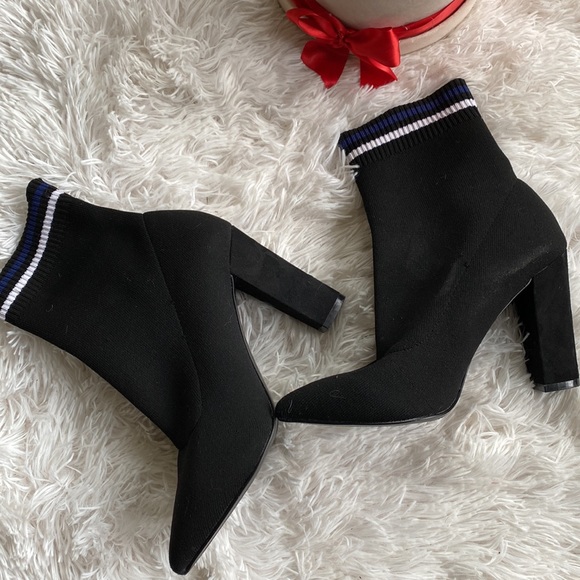 Women’s sz 9 pointed toe stacked heels black sock business casual ankle booties - Picture 3 of 9